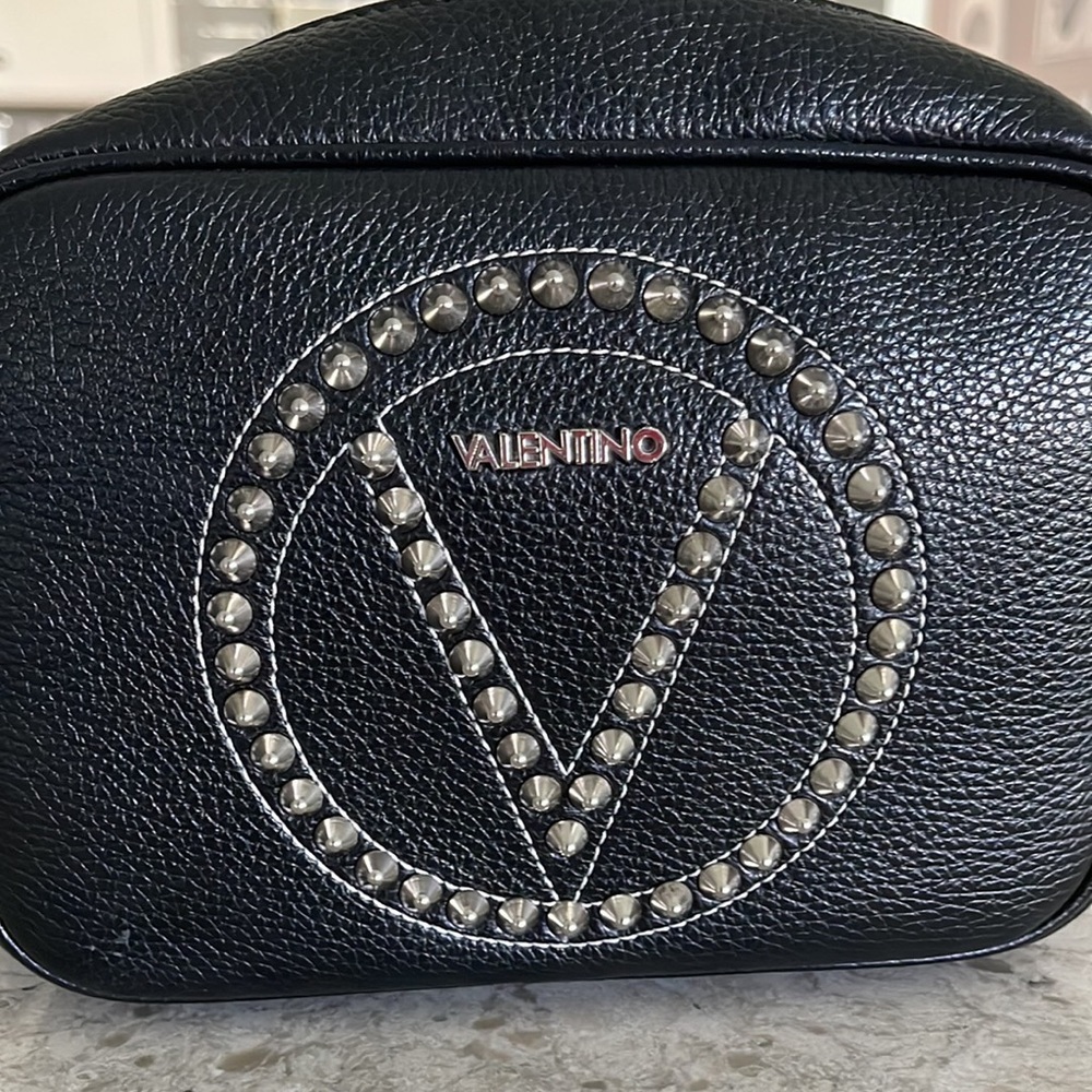 Beautiful Valentino bag! Excellent condition! You can’t miss out on this one!